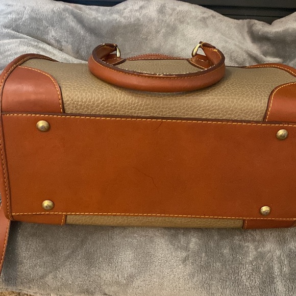 Imitation Dooney & Bourke purse. - Picture 5 of 7